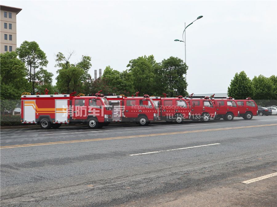 東風(fēng)3噸水罐消防車(chē) 東風(fēng)3噸水罐消防車(chē)